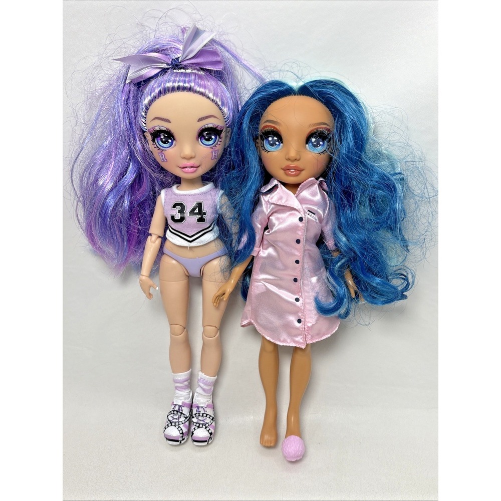2 Rainbow High Dolls Cheer Violet Willow‎ Purple Cheerleader Skylar Bradshaw Pjs